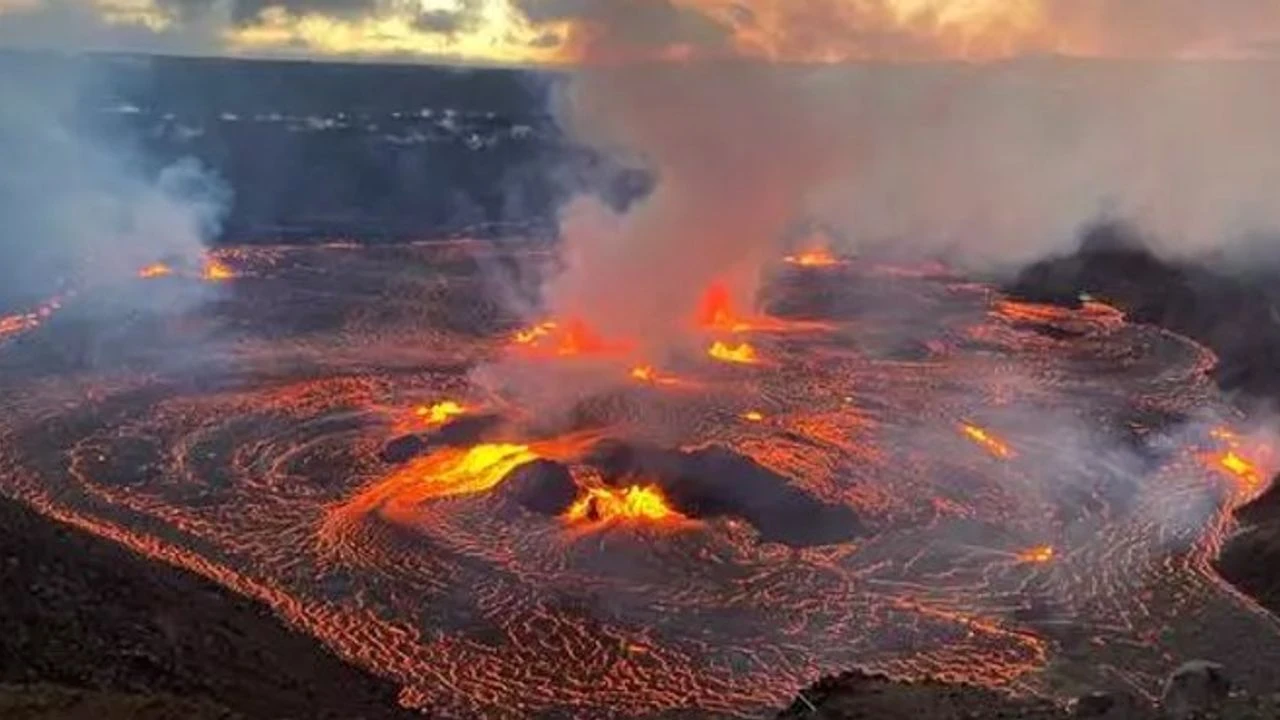 Hawaii’de Kilauea 20. kez lav püskürttü 1 image 1